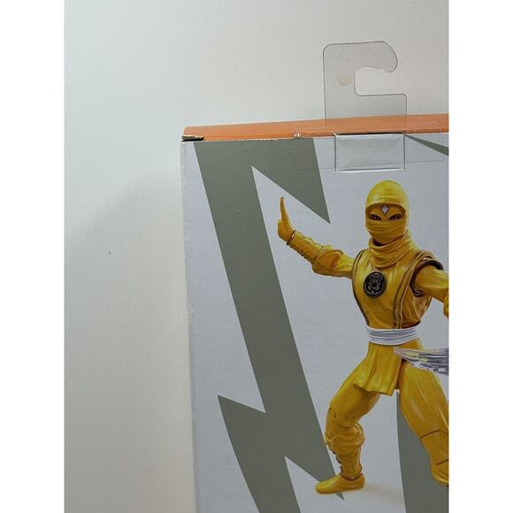 Hasbro Power Rangers Yellow Ranger Lighting Collection - Picture 7 of 12